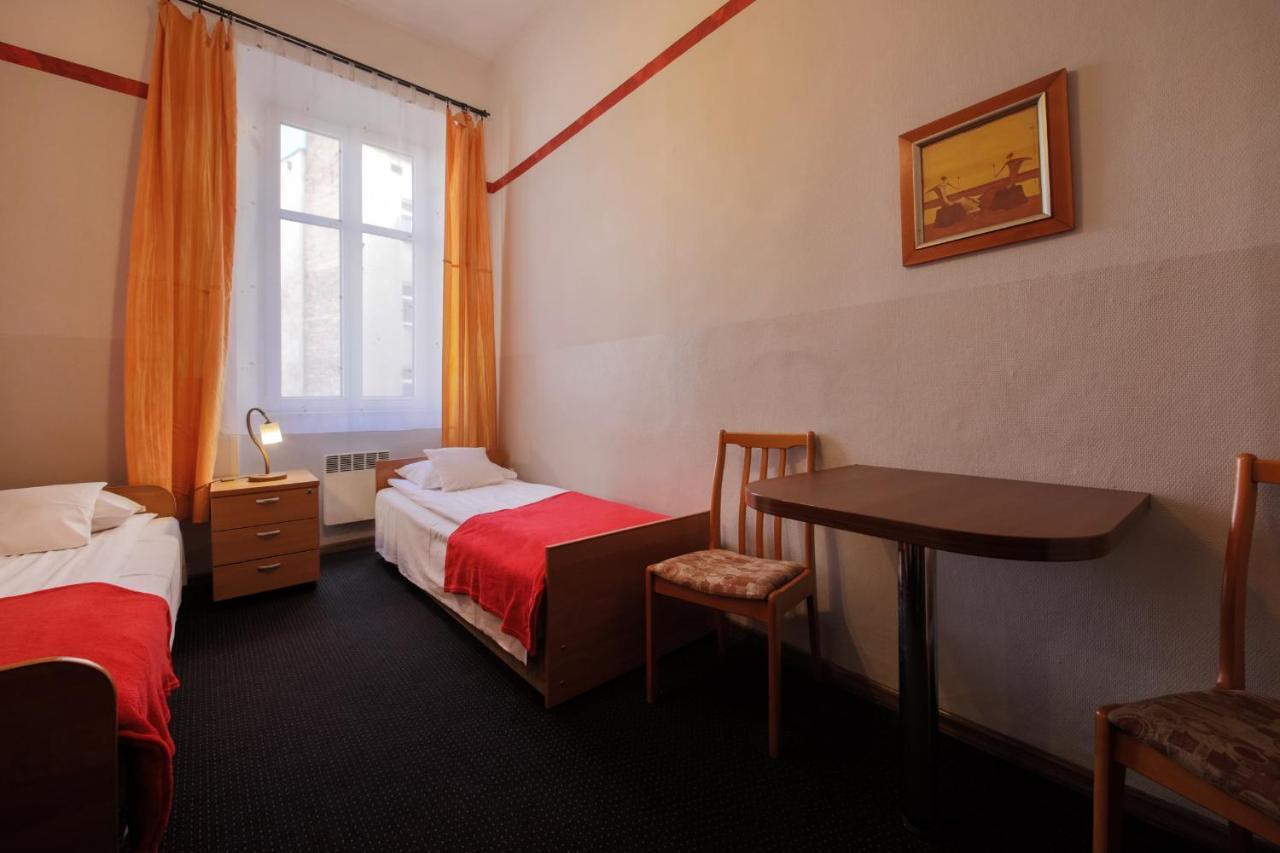 Red Carpet Hostel Krakow Exterior photo