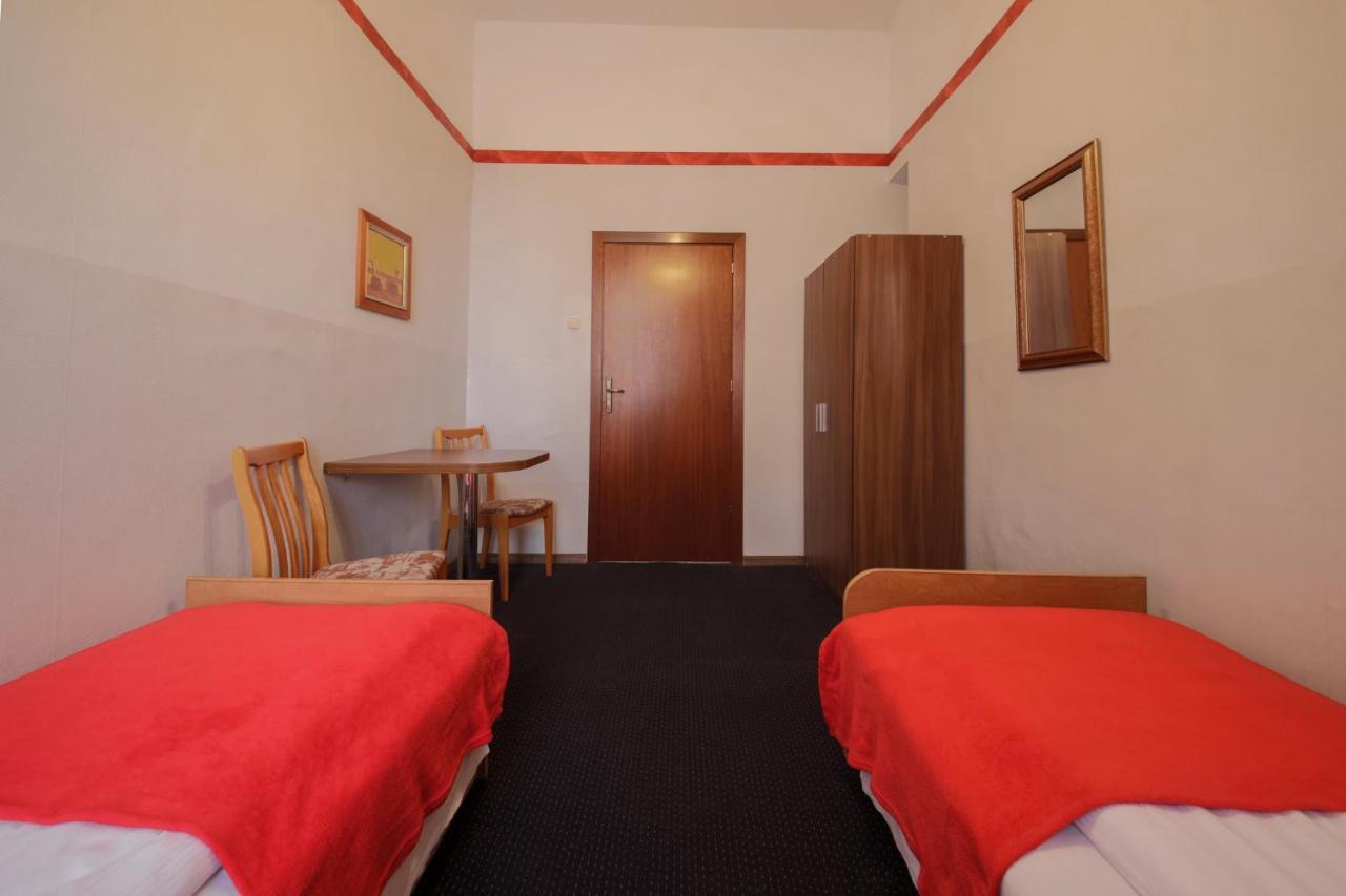 Red Carpet Hostel Krakow Exterior photo