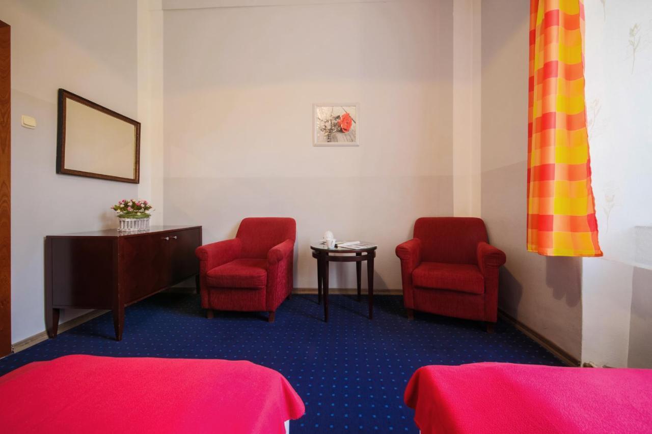 Red Carpet Hostel Krakow Exterior photo