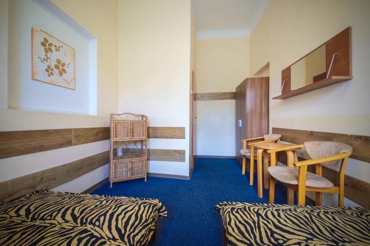 Red Carpet Hostel Krakow Exterior photo
