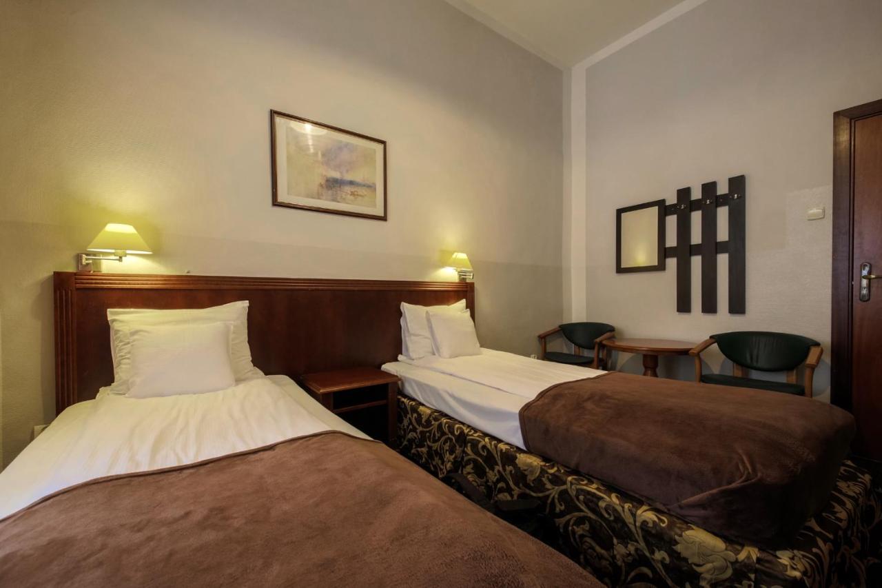 Red Carpet Hostel Krakow Exterior photo