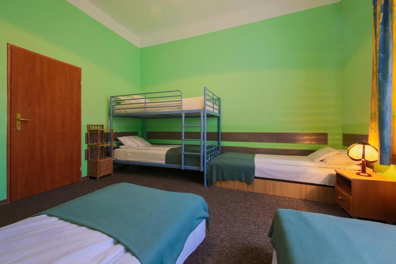 Red Carpet Hostel Krakow Exterior photo