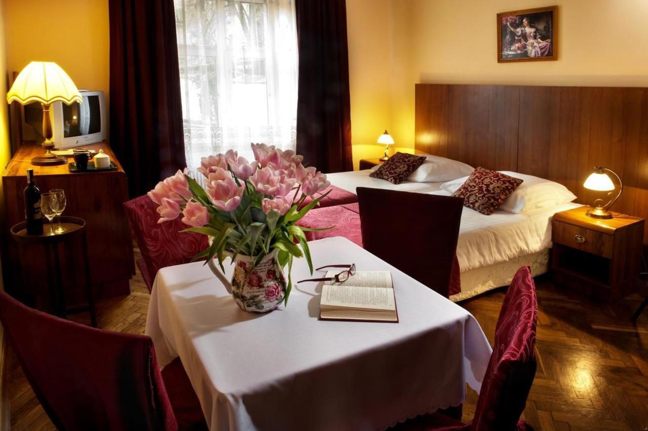 Red Carpet Hostel Krakow Exterior photo